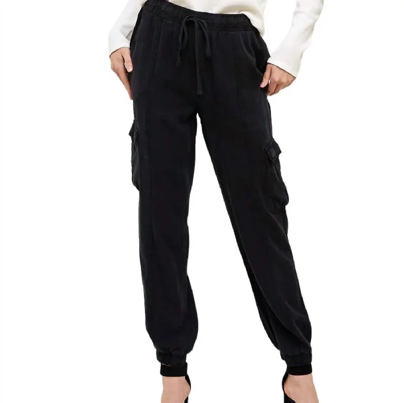 Cozy Street Style Marshall Cargo Joggers In Vintage Black